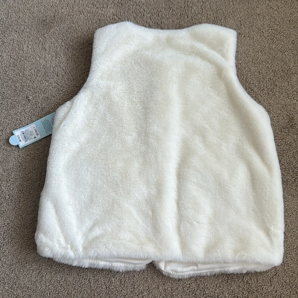 336 NWT Cat & Jack Girl’s Faux Fur Vest‎ - Size: L (10-12)